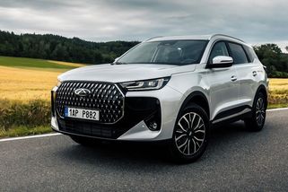 Bude to hit? Čínský gigant přiváží do Česka úsporné SUV se slušným kufrem a sympatickou cenou. K mání je okamžitě - Garáž.cz